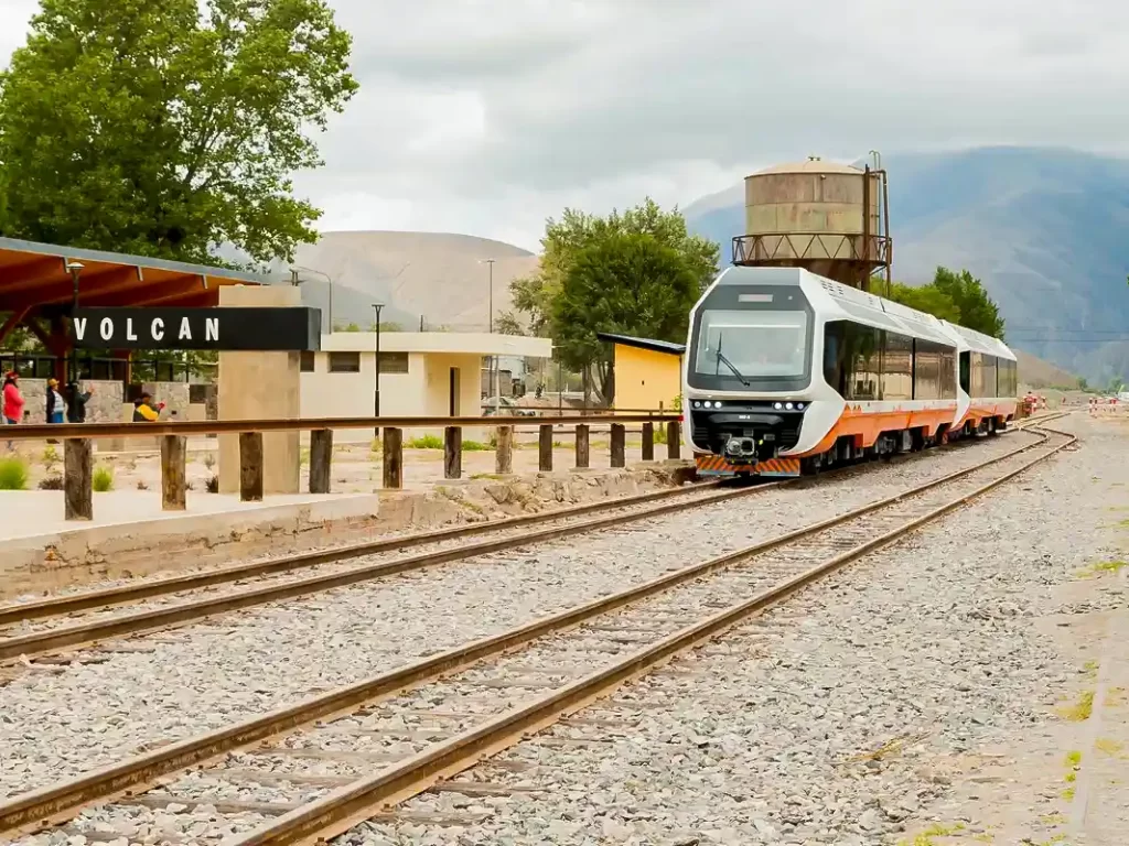 El tren solar de la Quebrada de Humahuaca - Indómito