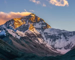 Una nueva investigación revela por qué el Everest crece más rápido de lo esperado