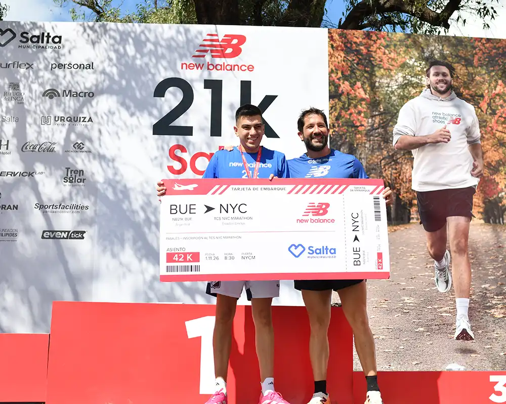 Bajo la lluvia, más de 4 mil corredores hicieron vibrar la Medio Maratón New Balance - Indómito